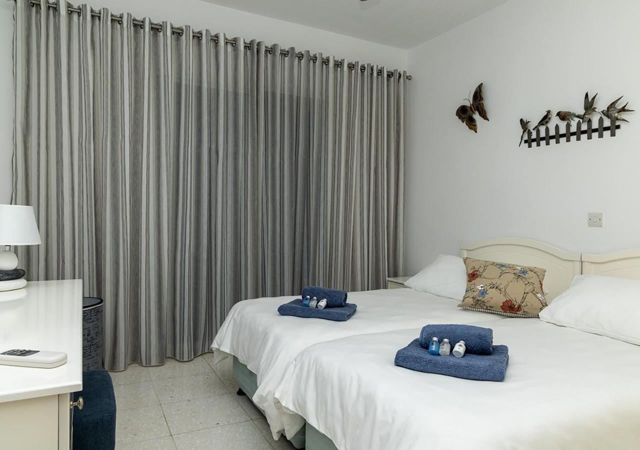 105 Kings Palace - Fabulous 2 Bed, 2 Bath, Large Patio With Garden - Sea Views Paphos Ngoại thất bức ảnh