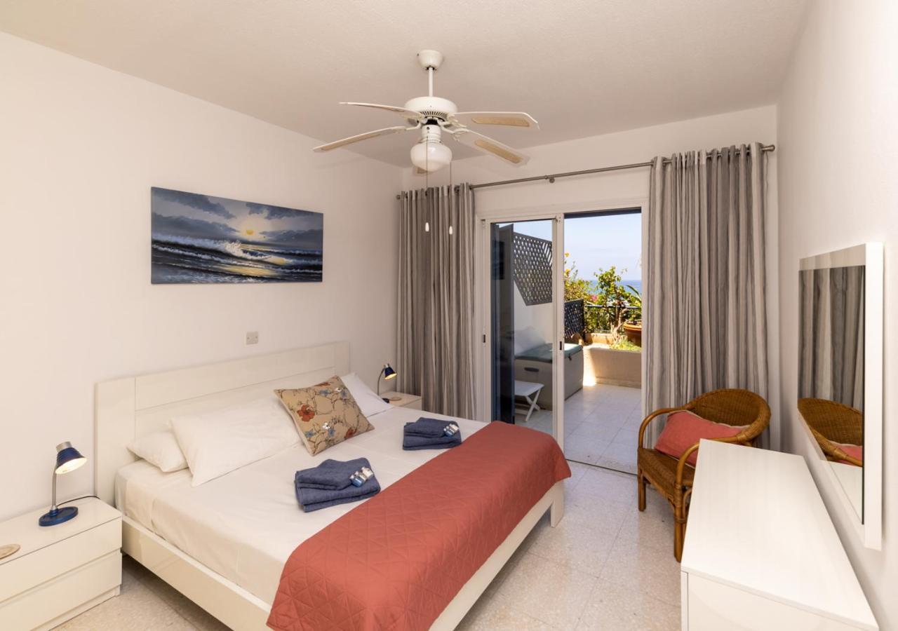 105 Kings Palace - Fabulous 2 Bed, 2 Bath, Large Patio With Garden - Sea Views Paphos Ngoại thất bức ảnh