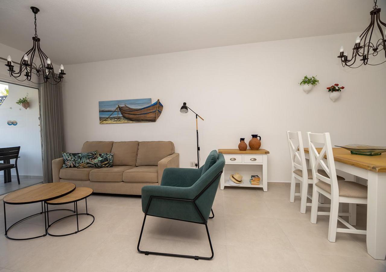 105 Kings Palace - Fabulous 2 Bed, 2 Bath, Large Patio With Garden - Sea Views Paphos Ngoại thất bức ảnh