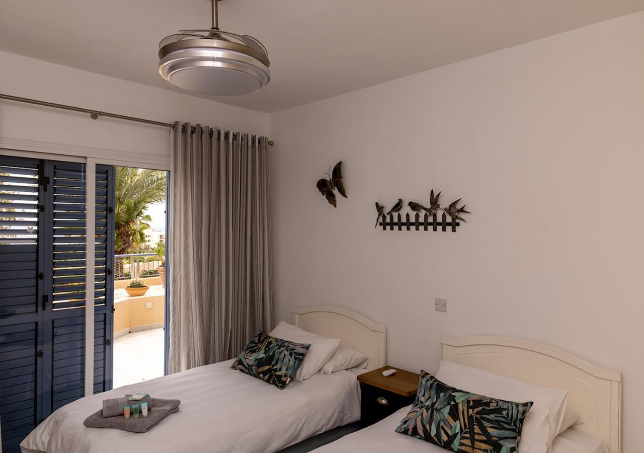105 Kings Palace - Fabulous 2 Bed, 2 Bath, Large Patio With Garden - Sea Views Paphos Ngoại thất bức ảnh