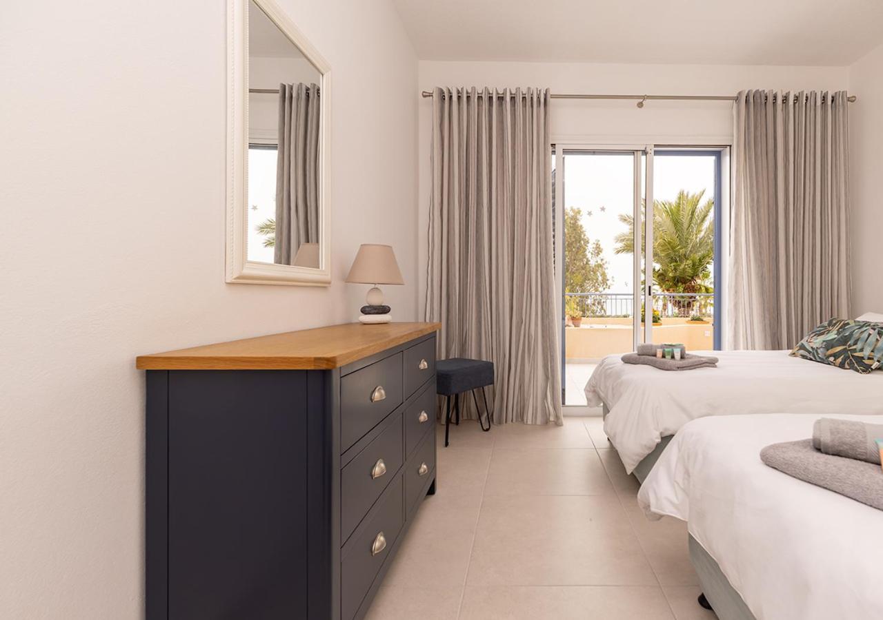 105 Kings Palace - Fabulous 2 Bed, 2 Bath, Large Patio With Garden - Sea Views Paphos Ngoại thất bức ảnh