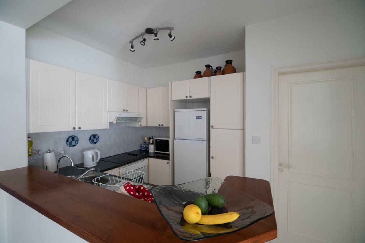 105 Kings Palace - Fabulous 2 Bed, 2 Bath, Large Patio With Garden - Sea Views Paphos Ngoại thất bức ảnh